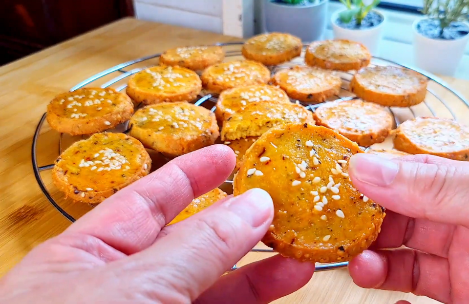 Keto Savory Butter Cookies